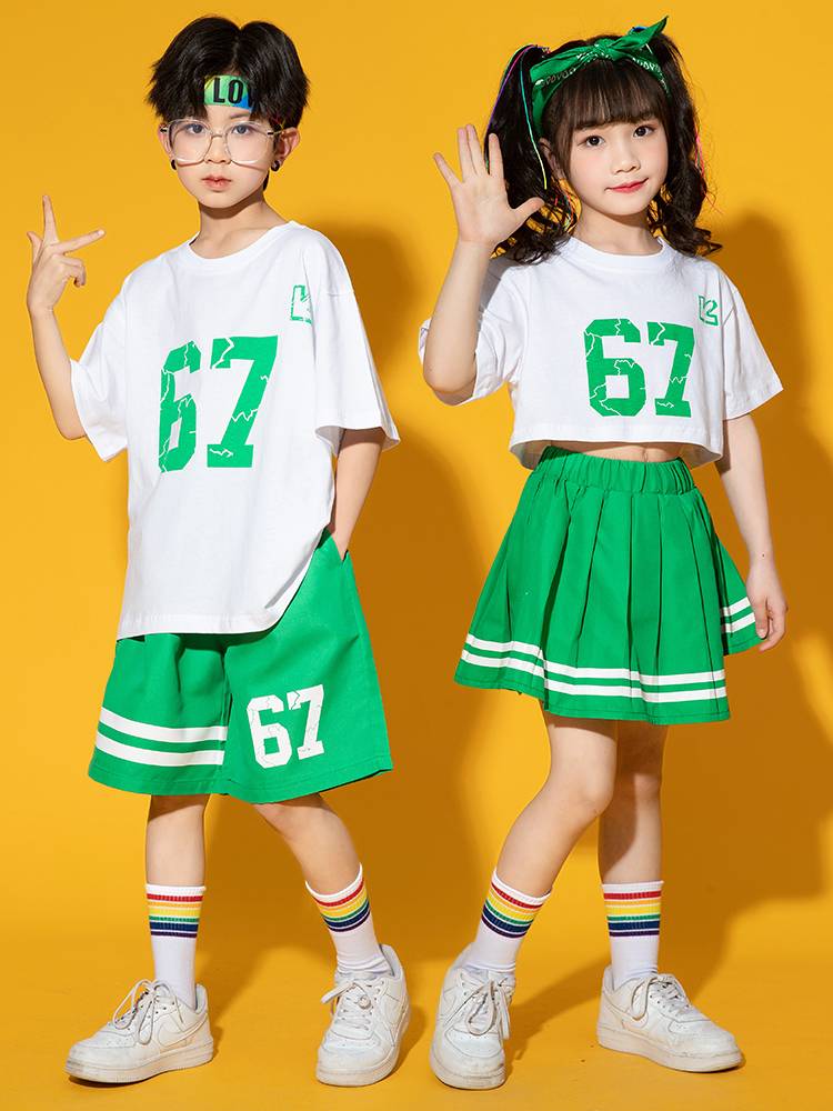 June 1 elementary school student cheerleader performance service at the opening ceremony of the summer sports meeting class service kindergarten cheerleading