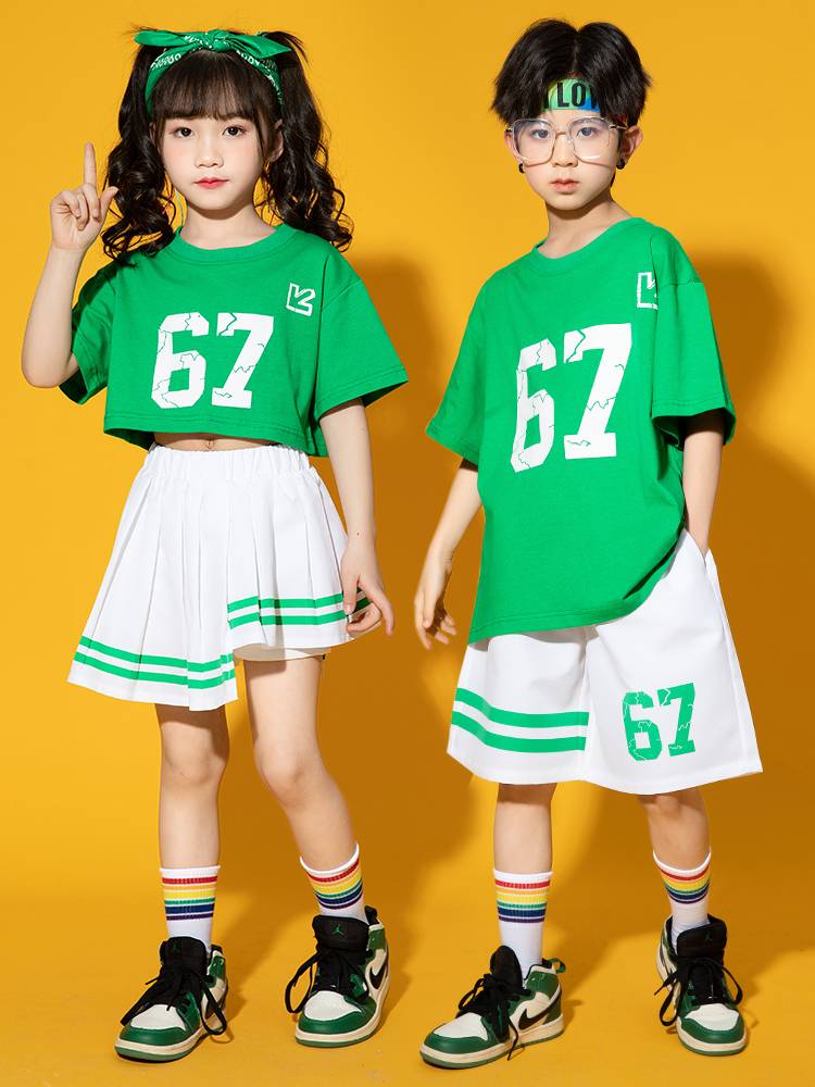 June 1 elementary school student cheerleader performance service at the opening ceremony of the summer sports meeting class service kindergarten cheerleading