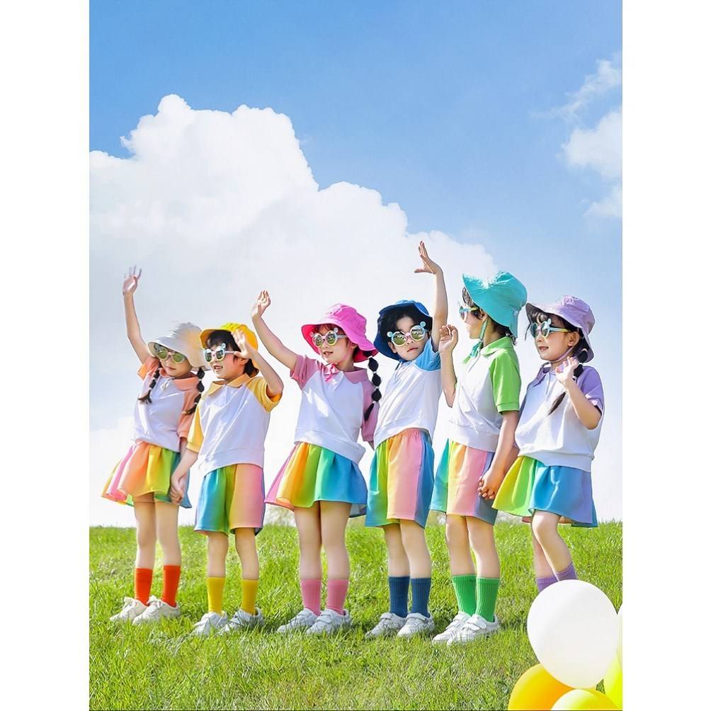 Barlabara Kindergarten Garden Server Summer Games La La team group service small high -level sense