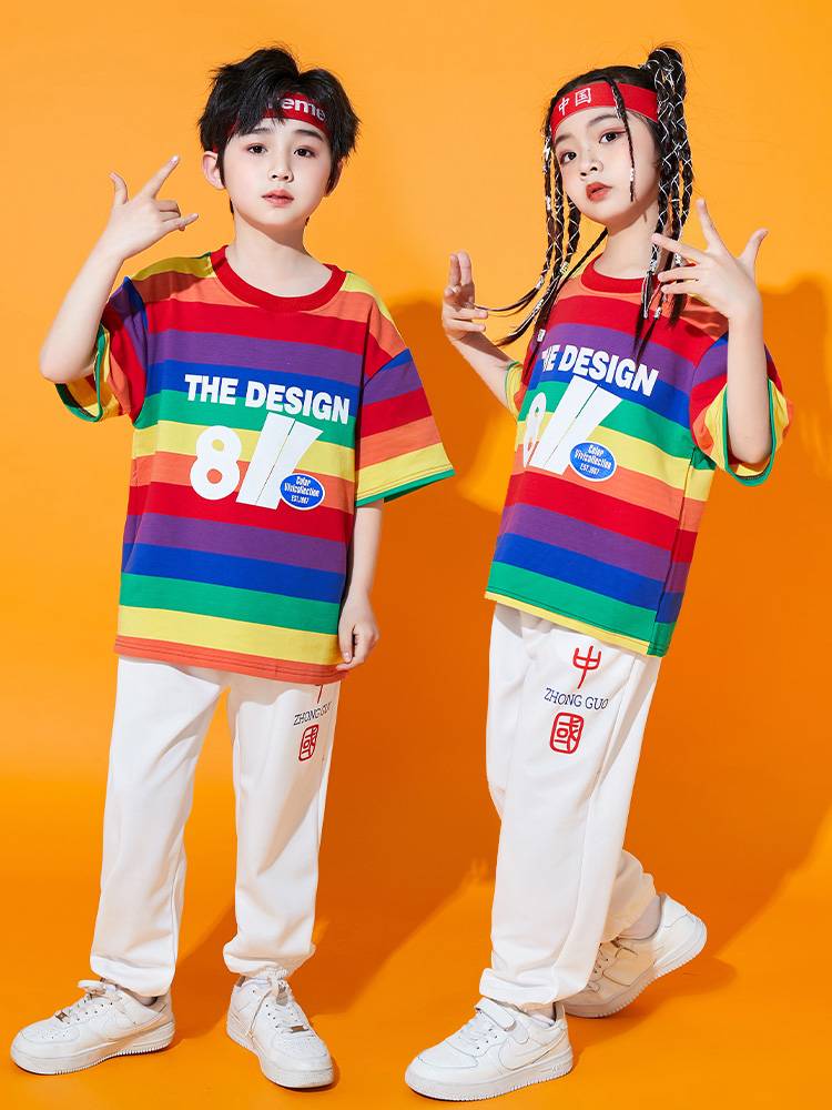 Children's cheerleading service students at the Spring Games Set Set Hip -House Tide Dance Lala team performance clothing