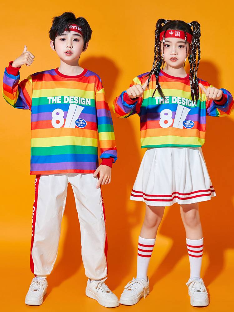 Children's cheerleading service students at the Spring Games Set Set Hip -House Tide Dance Lala team performance clothing