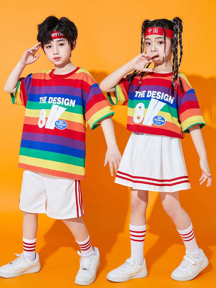 Children's cheerleading service students at the Spring Games Set Set Hip -House Tide Dance Lala team performance clothing
