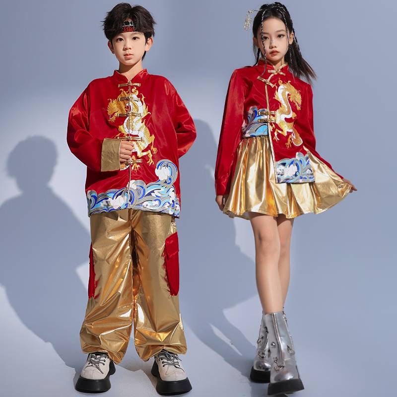 The Chinese Windboy of Dragon Year performed a new Chinese-style Chinese-style Han-design student competition cheerleading