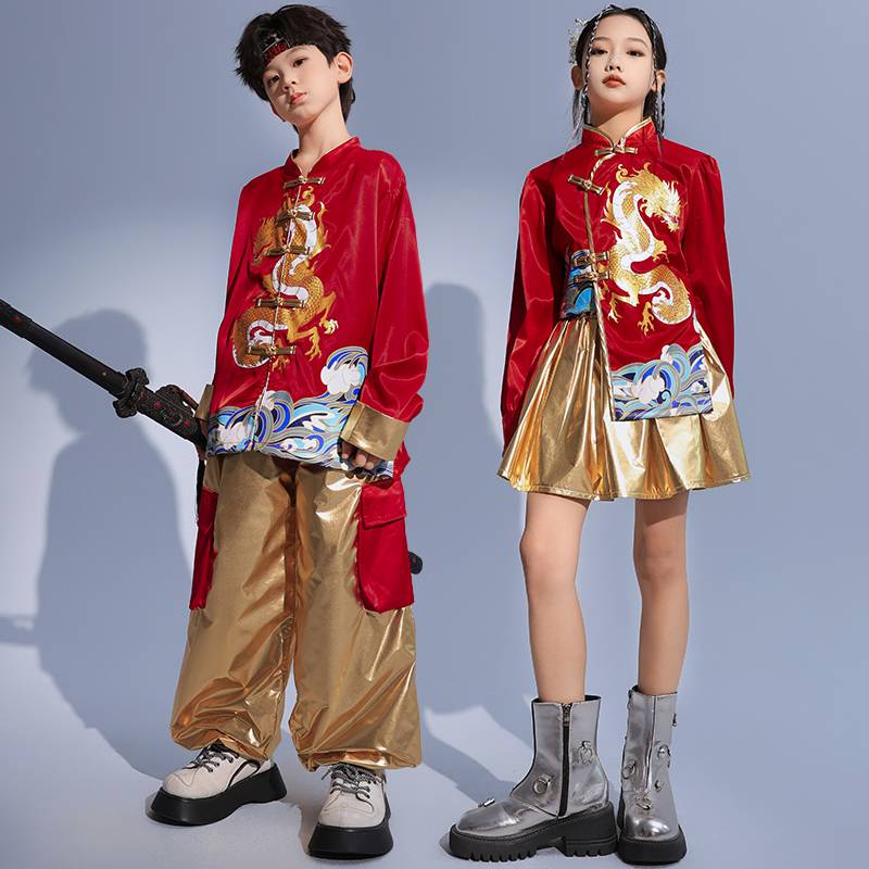The Chinese Windboy of Dragon Year performed a new Chinese-style Chinese-style Han-design student competition cheerleading
