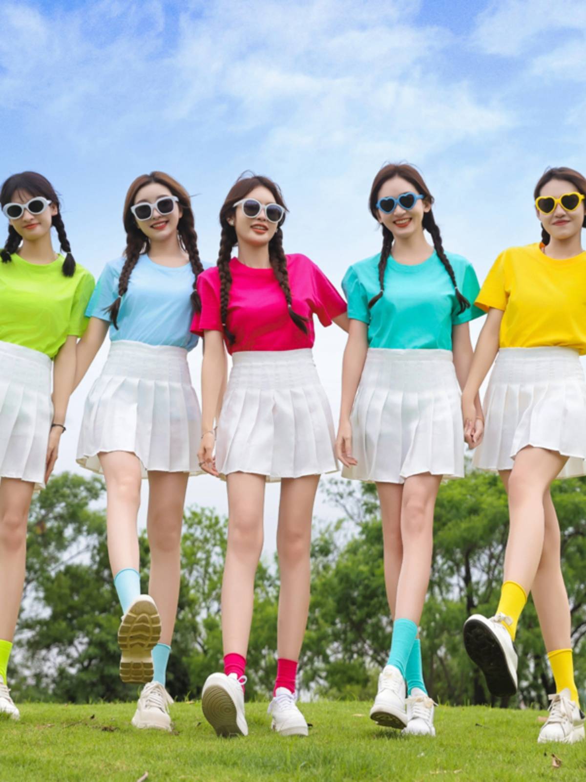 HIGH SCHOOL KID, CANDY-COLORED T-SHIRTS, CHEERLEADING CHEERLEADERS, SUMMER SPORTS GRADUATION GIRL COSTUMES