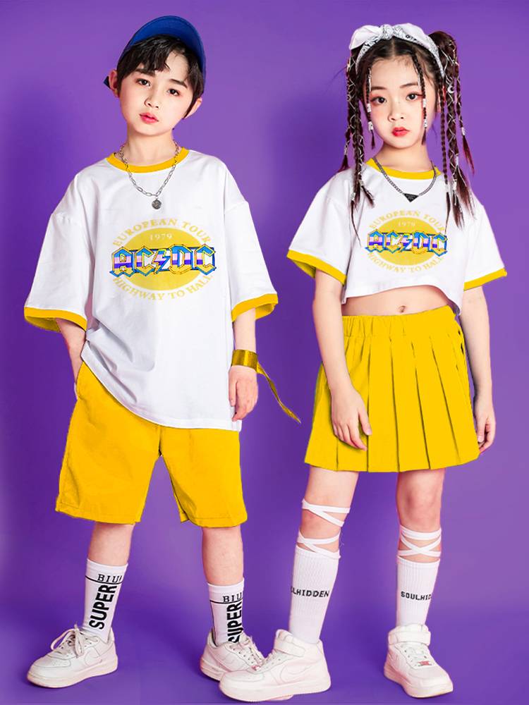 Elementary school student cheerleading cheerleading jazz dance clothing sports season graduation season la la la la la lam women's class service cheerleading