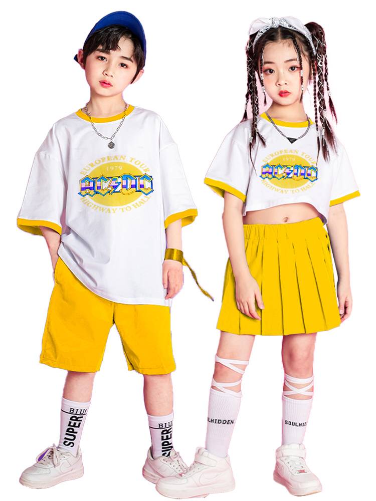 Elementary school student cheerleading cheerleading jazz dance clothing sports season graduation season la la la la la lam women's class service cheerleading