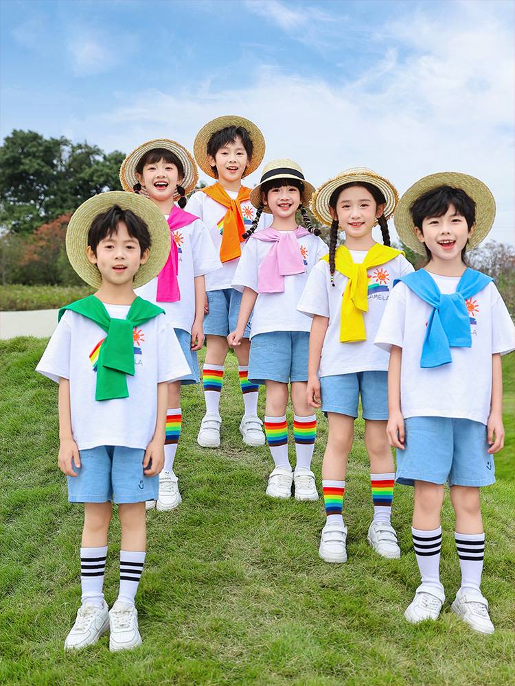 June 1 elementary school student cheerleader performance service kindergarten cheerleading watch performance meeting opening ceremony group service