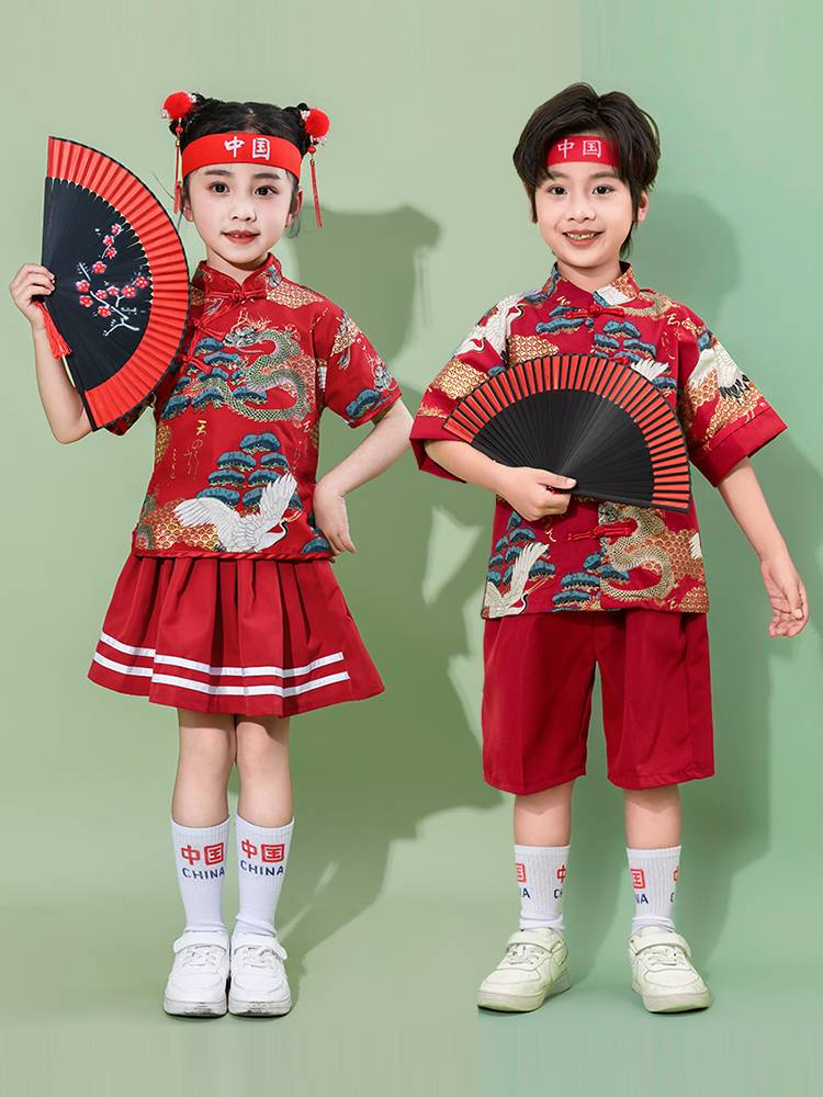 Children's Children's La La Team China Style Performance Services Tangguang Kindergarten Games opening ceremony National Chao Class Services Performance