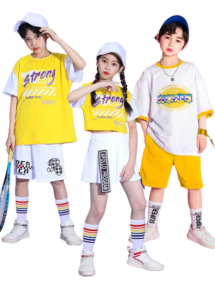 Children's cheerleading watching service kindergarten La cheerle team student class service sports meeting performed hip -hop dance men and women