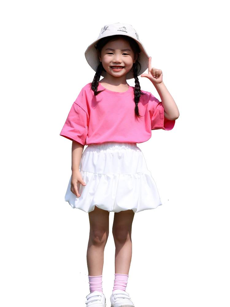 Children's Children's cheerleading team shows the new elementary school student transportation team will take color dance performance clothing