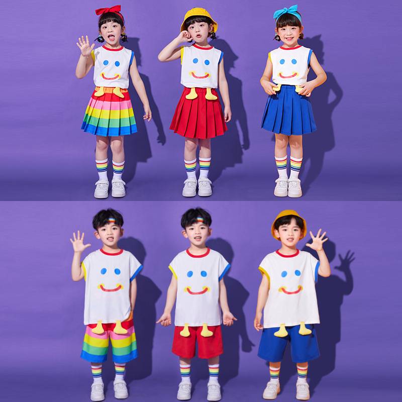 Liu Yizhou performing clothing cute smiley face, small feet dance service elementary school students cheerleader performance service