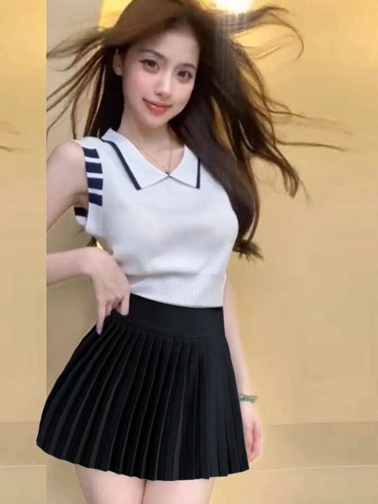 The Korean women's group of adult latte college football-baby cheerleaders