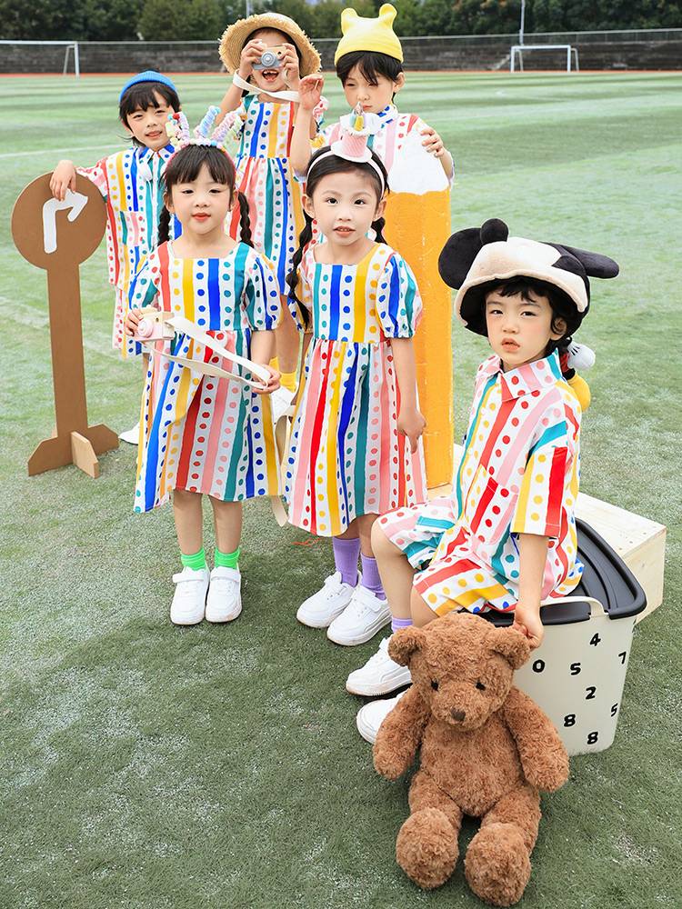 Liuyi Children's Watches Out of the La La Team Performance Services Kindergarten Class Games opening ceremony to enter the clothing suit