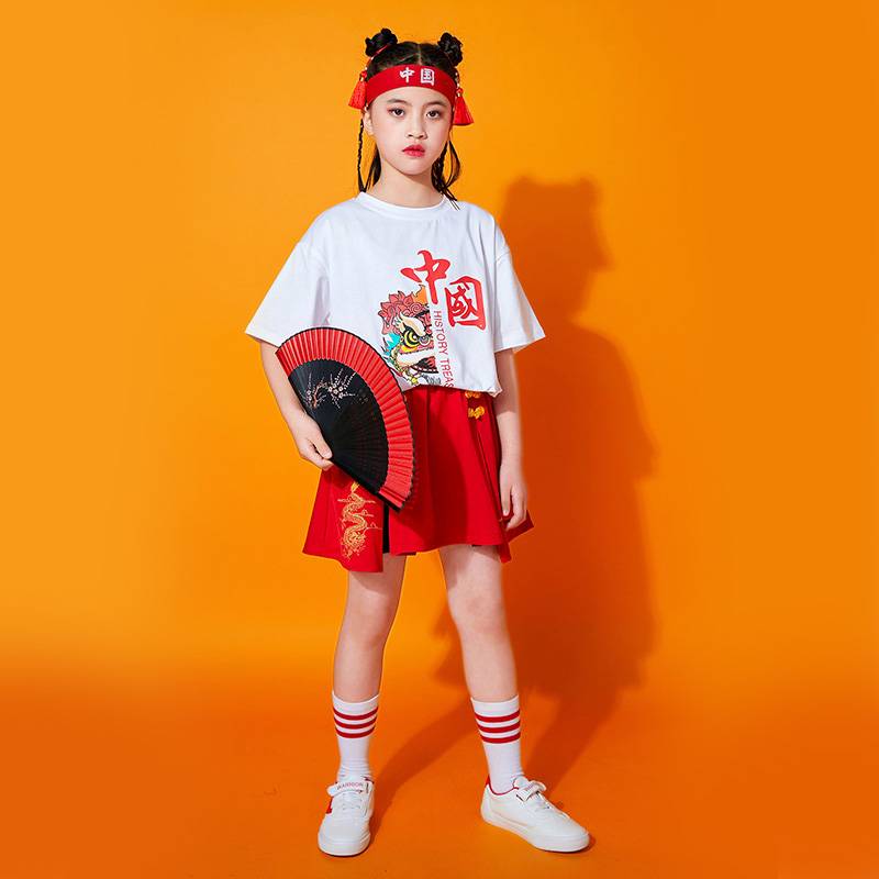 Recommended young children cheerleading teams to wake up lion chorus primary school sports meetings Chinese style kindergarten watch