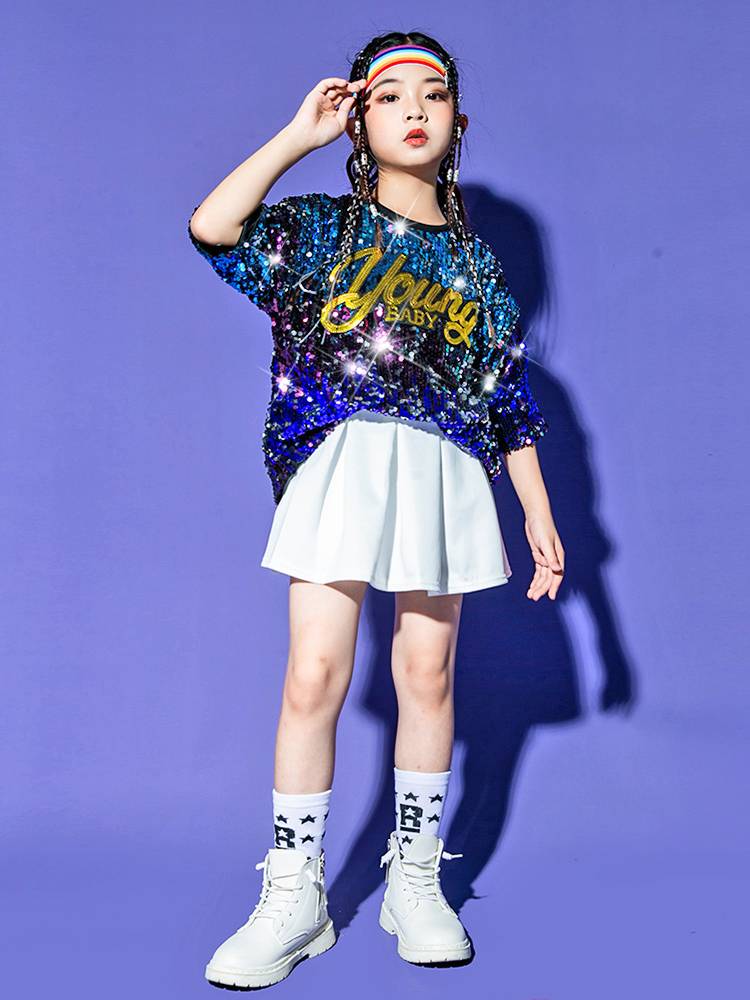Male and girls, drums, dressing Liuyi Children's Sequenant Dance Performance Service Kindergarten La La Team Performance