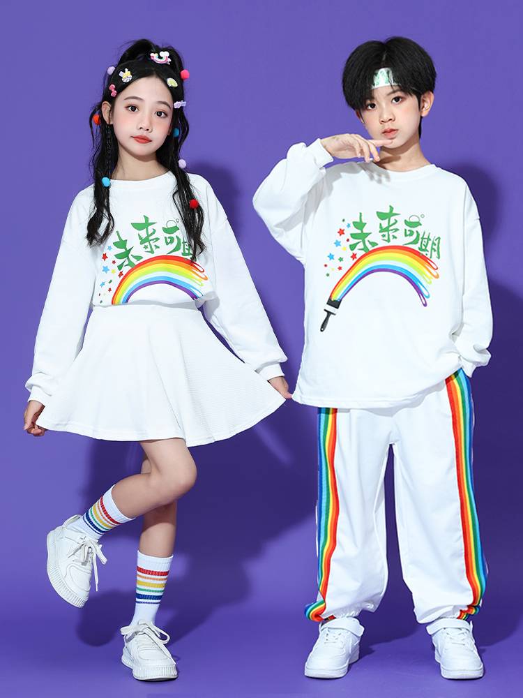 Performance service for kindergarten takes dopamine candy color graduation photos elementary school students cheerleader opening clothing