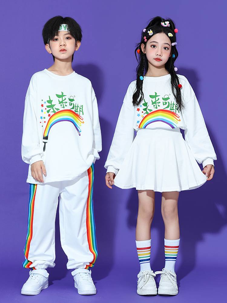 Performance service for kindergarten takes dopamine candy color graduation photos elementary school students cheerleader opening clothing