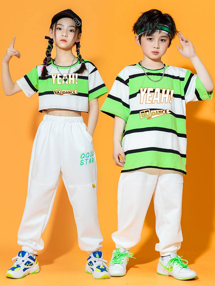 Children cheerleading watching service Kindergarten Jazz Dance Street Dance Student Games Lala team performance service dance