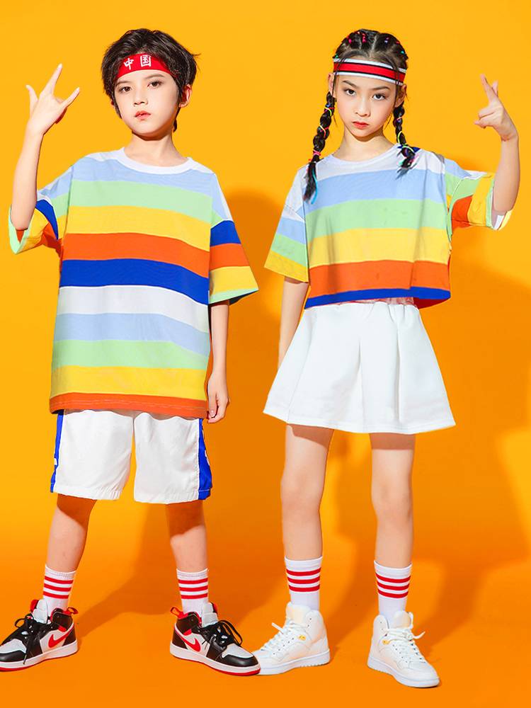 Children cheerleading watching service Kindergarten Jazz Dance Street Dance Student Games Lala team performance service dance