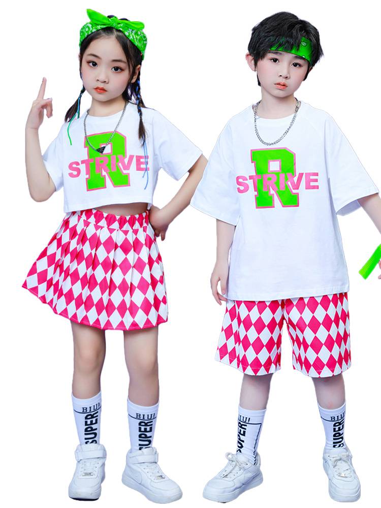 The opening ceremony of the Elementary School Games La La Team Costume Lara Team performed the La La Xing Jazz Dance Street Dance