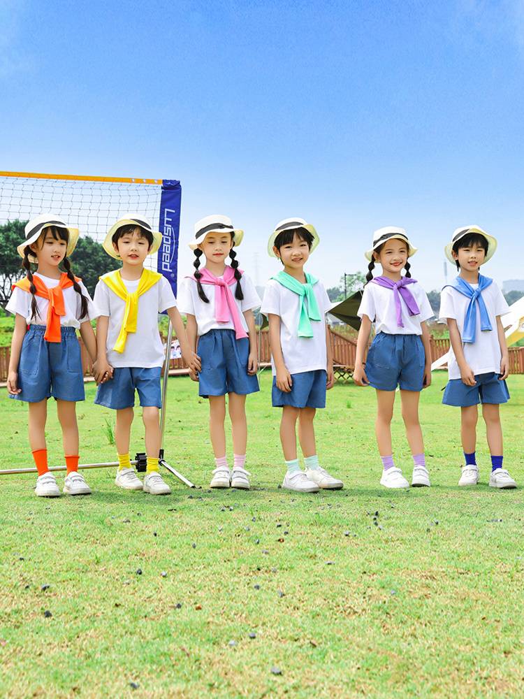 Children's Day Performance Care Kindergarten Graduation Photo Candy -colored Tema Elementary Student La La Team Performance Service
