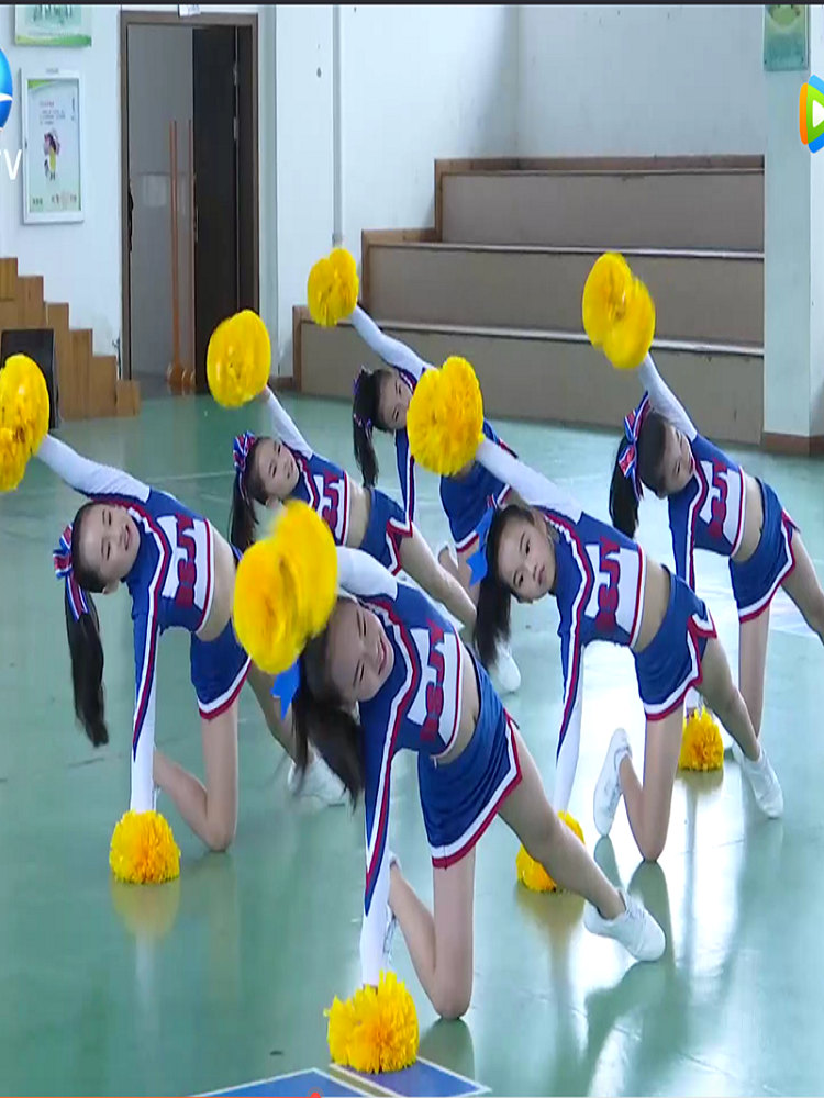 Children La La Fuck Fuck Fuck Fuck Team Football Baby Performance Service Primary and Middle School Student Games Opening Veterans Performance Service