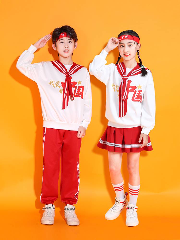 The opening ceremony of the primary school sports meeting performance service cheerleading team performance service chorus kindergarten garden service Chinese style