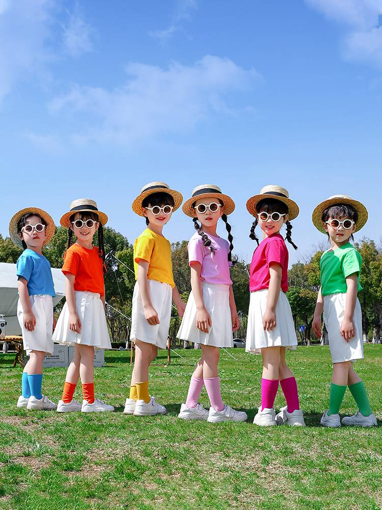 Children's Sky Performance Services Six Kindergarten Candy -colored short -sleeved pleated skirt show