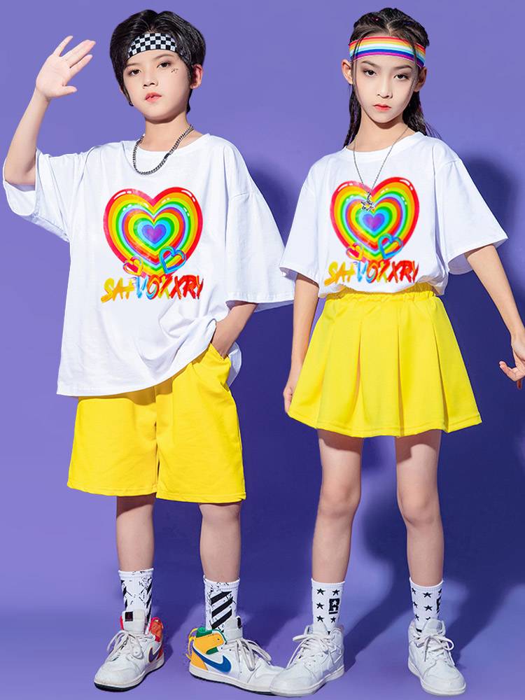 Liuyi cheerleading team performance service sports meeting la la la fucking kindergarten chorus chorus modern dance health aesthetic dance