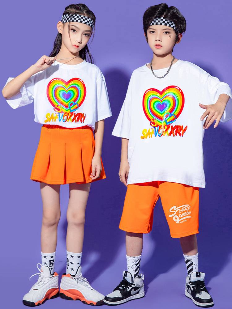 Liuyi cheerleading team performance service sports meeting la la la fucking kindergarten chorus chorus modern dance health aesthetic dance