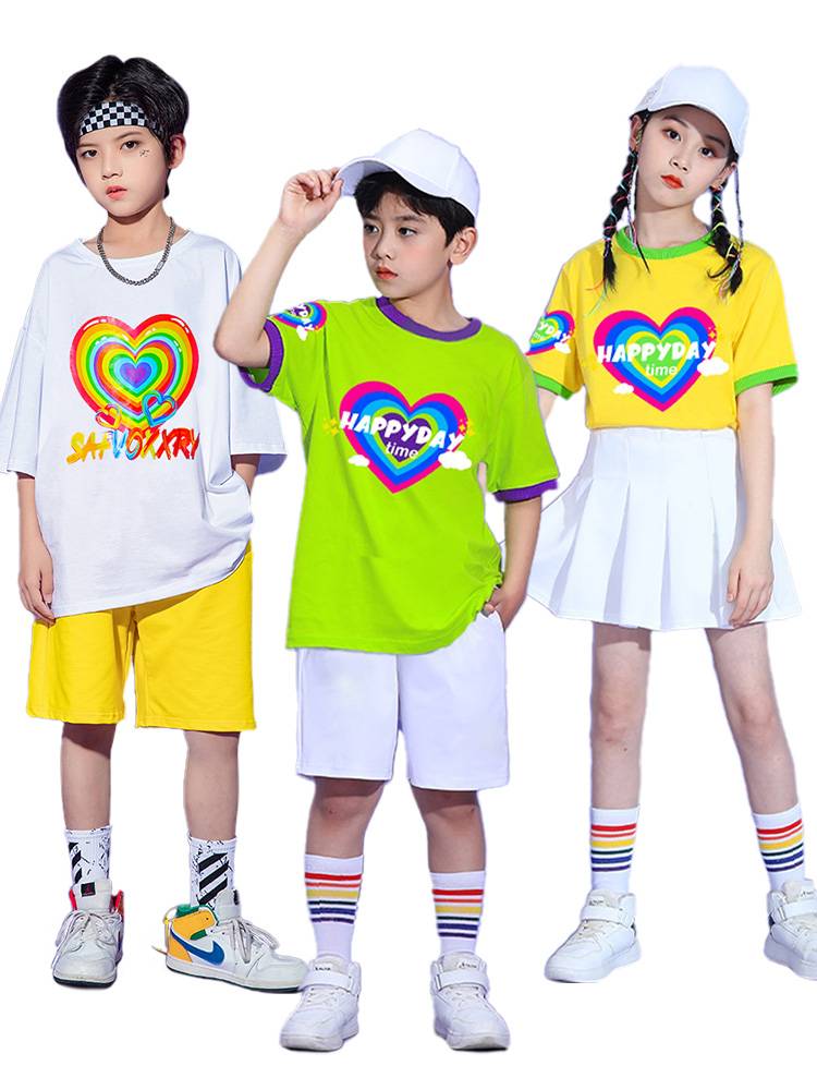 Liuyi cheerleading team performance service sports meeting la la la fucking kindergarten chorus chorus modern dance health aesthetic dance