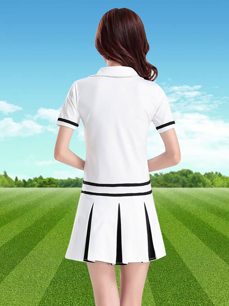 Middle school student female la laout performance sports sports meeting football baby la la la la la fucking dance service adult annual conference tide