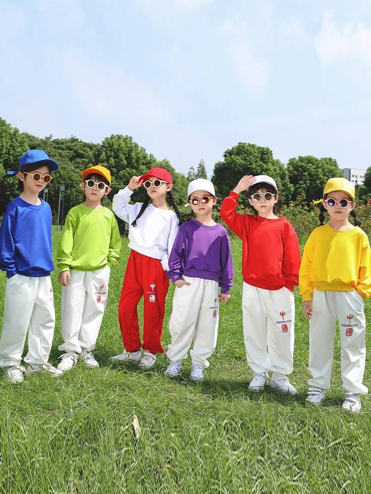 The opening ceremony of the Children's Games La La Team Performance Service Primary School Squading Long -sleeved La La La Rala