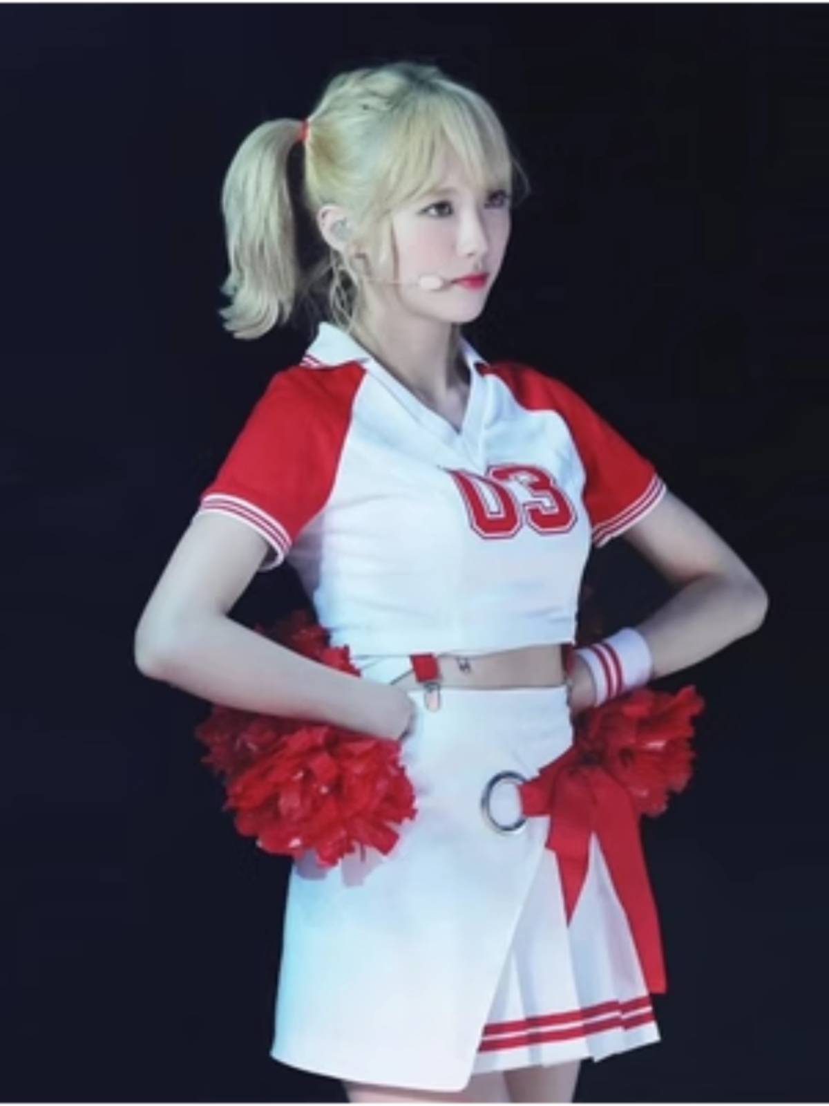 The Korean girls staged a cheerleading dress for the junior college group