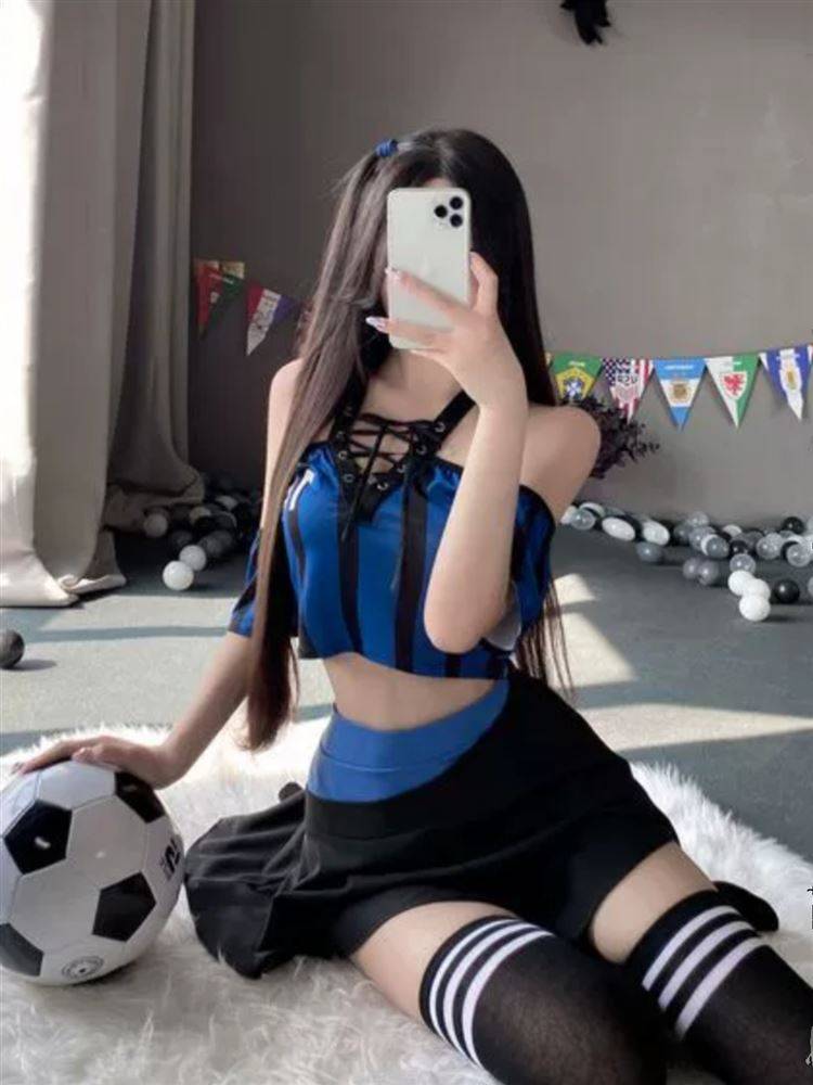 The football-baby-sweet-sweet-a-girl costume for the Argentine-Brazilian show