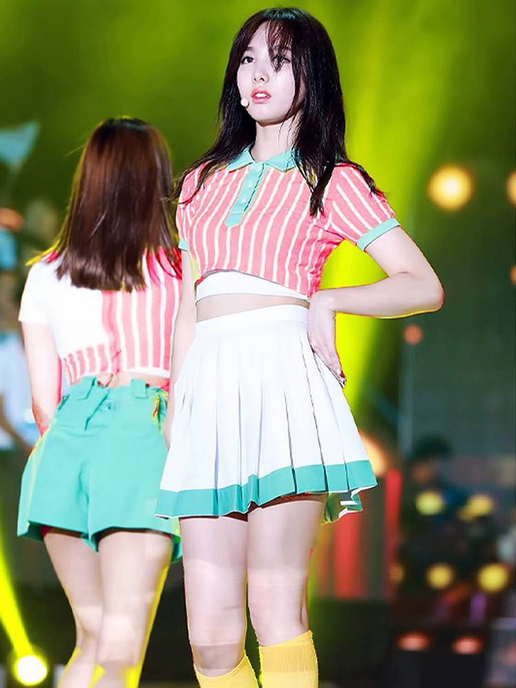 The Korean women's cheerleading costumes, the soccer baby cheerleading costumes for college students
