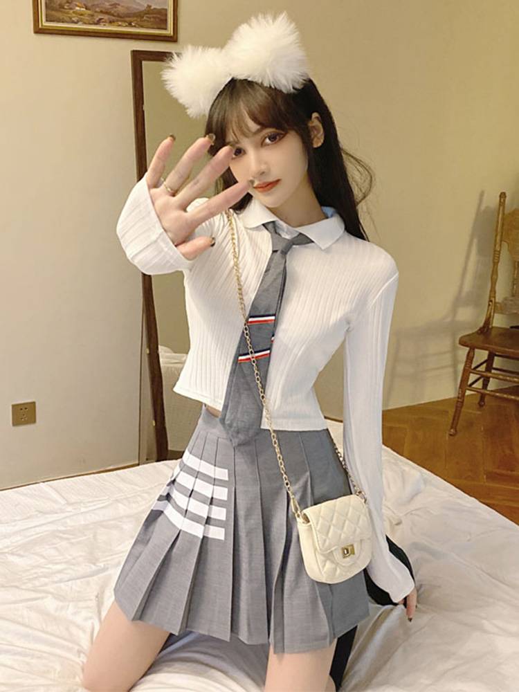 Women's group pure desire to be football baby Lala team performance service Korean female college students la la la la la la lassenger jazz dance show