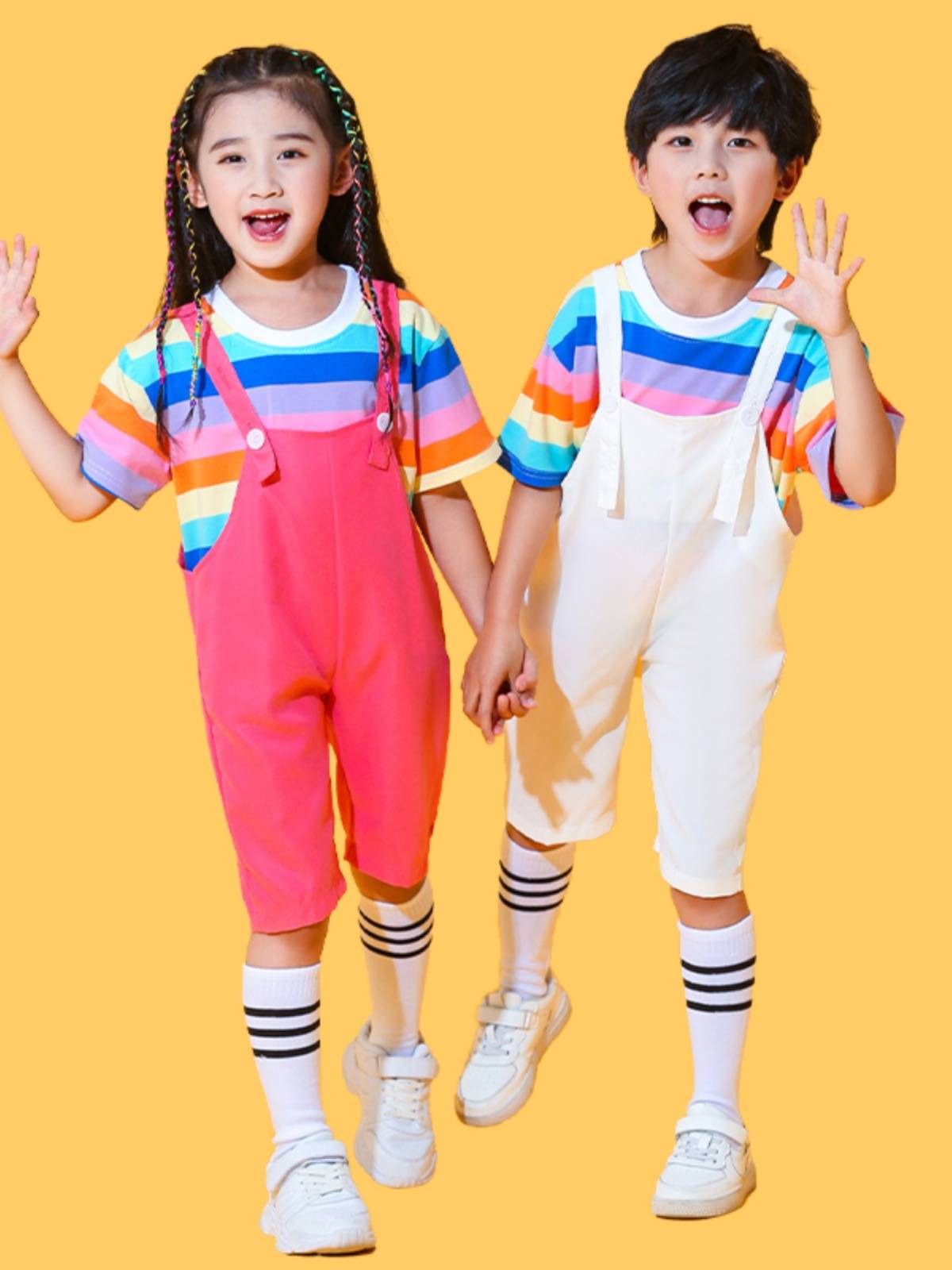 Children's Spring Games La La Fun Fuck Kindergarten Lala Team Dance Cute Little Wing Back Tibetan Performance Service