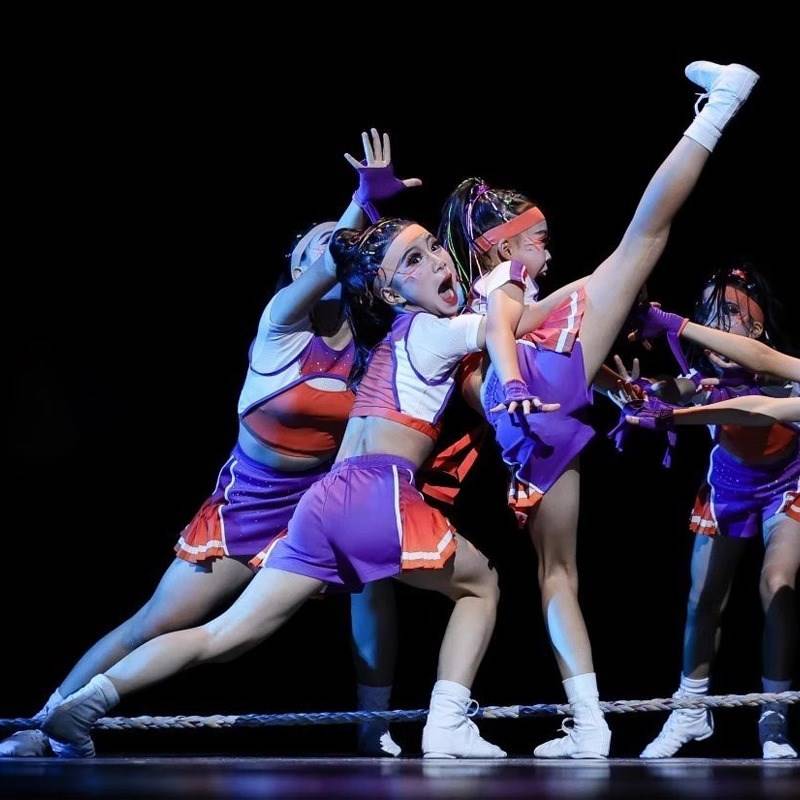 Xiaohe style Tongxin Xieli cheerleading performance service young children cheerleading elementary school sports meeting performance service