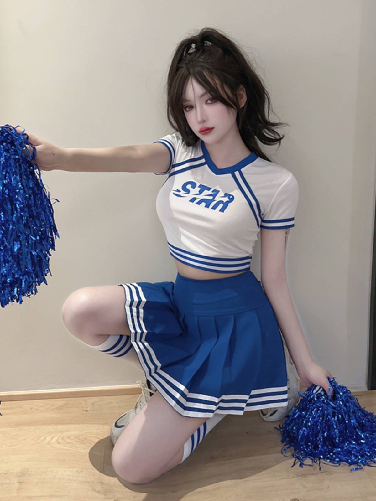 Women's team Lara team game la la la la la la la la lacaking service football baby dance student movement performance clothing