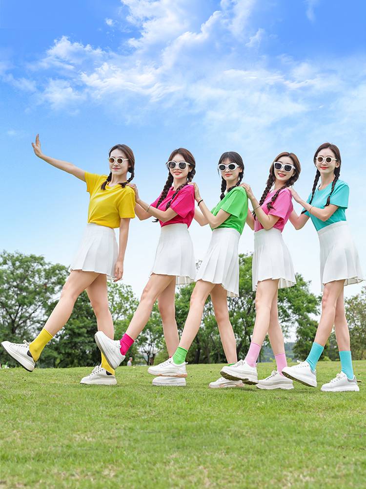 Candy -colored pleated skirt set Summer la la la fucking performances of the Lara team performance season graduation season girlfriends clothing