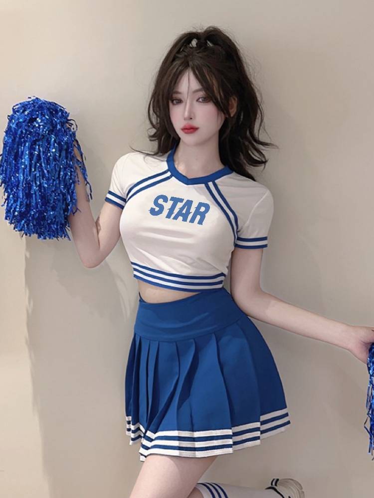 Student Lara team performs the Korean version of the cheerleading team, the female cheerleading women's group dance jazz performance service