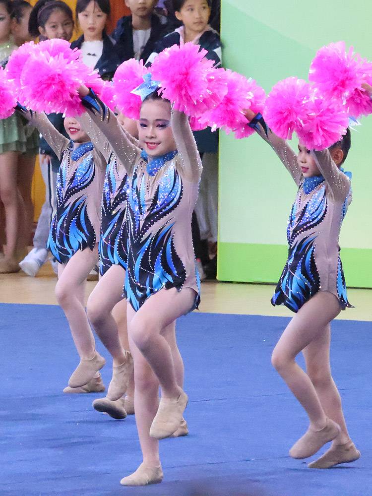 Custom cheerleading competition clothing cheerleading team clothing team clothing team clothing and gym costume 24 new students female and male