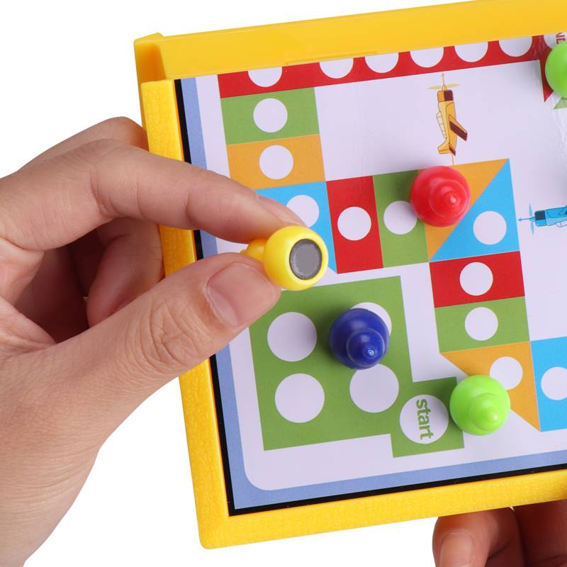 Children's flying chess magnetic folding chess fifth son and wisdom game chess kindergarten parent -child toy gift