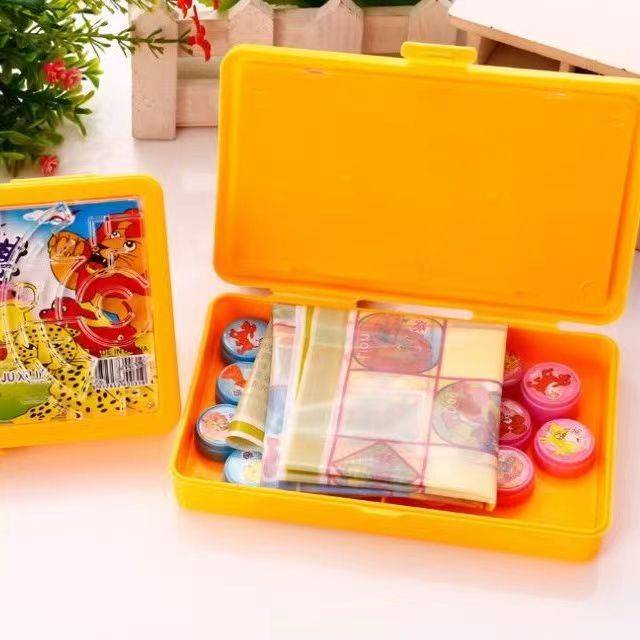 Portable flying chess beast chess labyrinth play chess children's puzzle game chess plastic pawn plastic paper chessboard