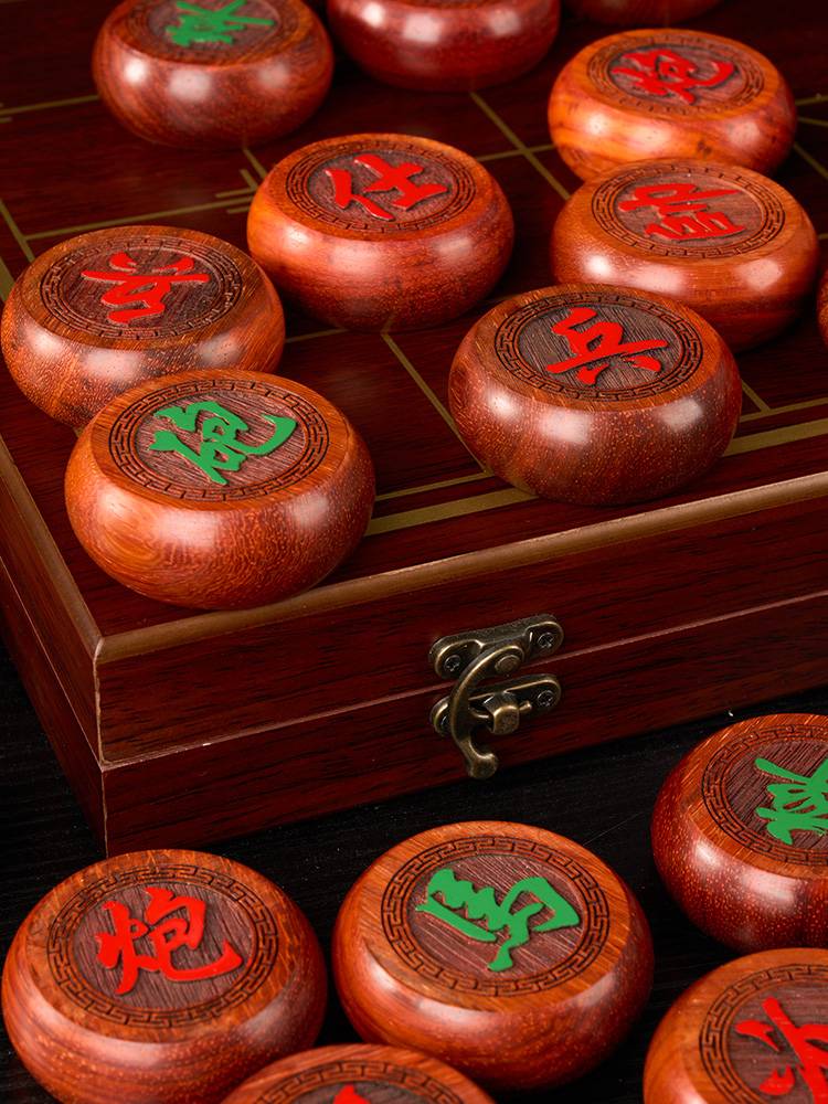 Rosewood chess solid wood chess high -end chessboard large ebony red flower pear chess high -end luxury adult