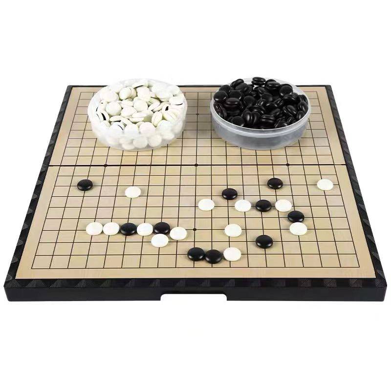 Children's magnetic chess, Go, Wuzi Ki Set to send military flags, chess students black and white chess, black and white chess, portable storage