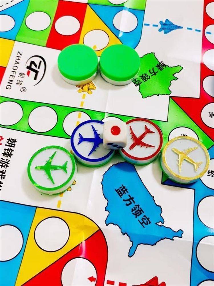 Portable cartoon flying chess chess, fifth son, fighting beast, beast chess, children's puzzle primary school game chess parent -child entertainment