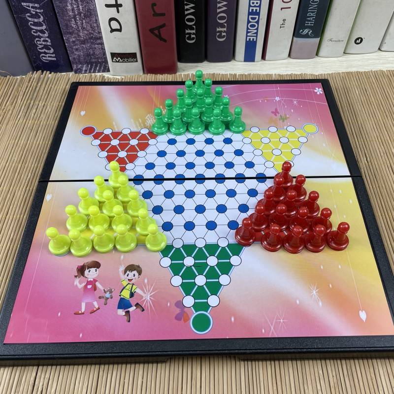 Large magnetic flying chess+checked (28cm)